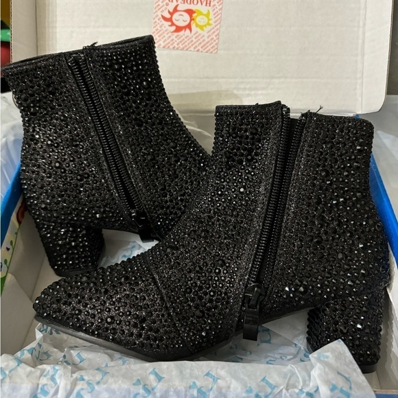 NIB! Rhinestone LITTLE GIRL SIZE 1 Block Chunky Low Heel SWIFTY Ankle Boots - Picture 1 of 12
